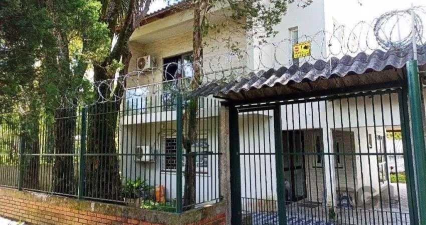 Casa com 3 dormitórios no bairro  Costa e Silva