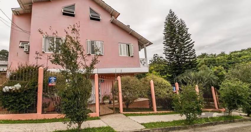 Casa de 310m², 5 dormitórios, 2 vagas no bairro Lomba do Pinheiro