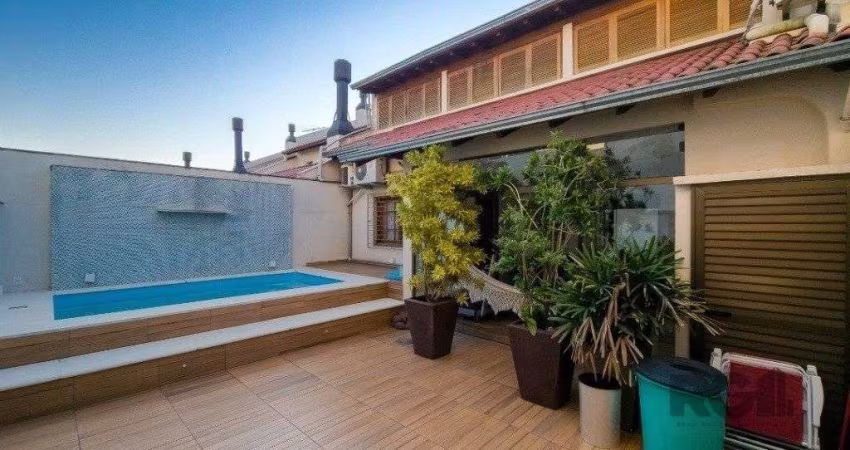 Casa em Condomínio em Cavalhada