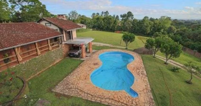 Sítio para Venda - 700m², 4 dormitórios, 3 vagas - Hípica