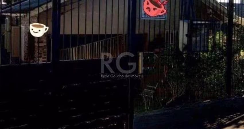 Casa em Porto Alegre, no bairro Espírito Santo, com 3 dormitório(s), e 3 banheiros, à venda.