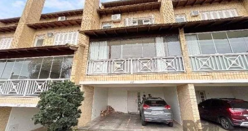 Casa Condominio em Porto Alegre, no bairro Sétimo Céu, com 4 dormitório(s), e 4 banheiros, à venda.