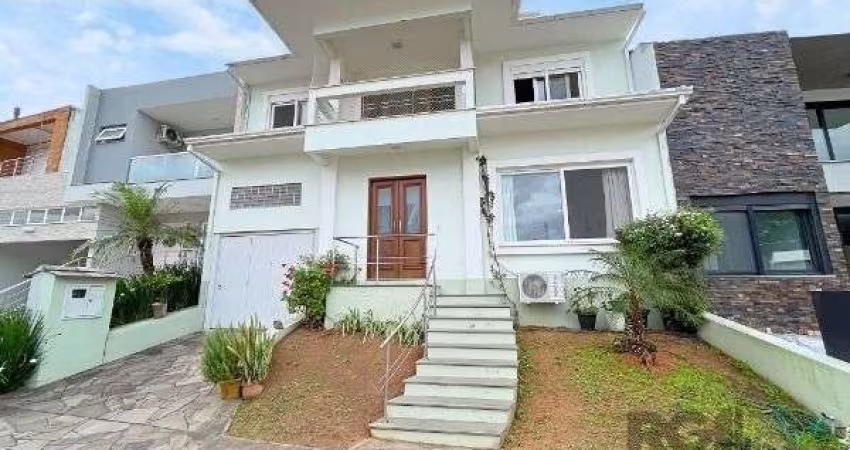 Casa Condominio em Porto Alegre, no bairro Hípica, com 5 dormitório(s), e 5 banheiros, à venda.