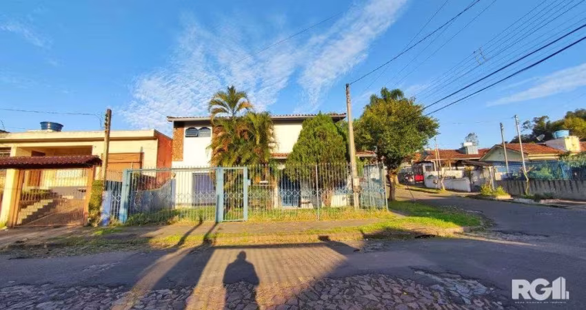 Casa à venda no Bairro Jardim Sabara  com 3 dormitorios e 220m² de área construida.