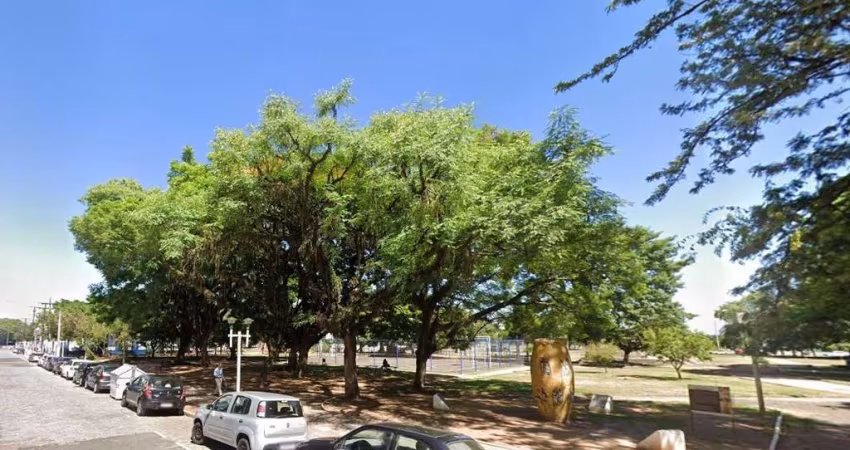 Apartamento de 49m² e box de 18m² no Centro Histórico