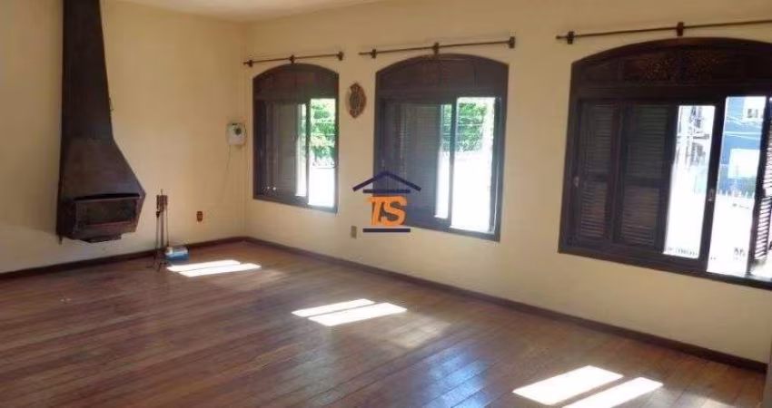 Casa para Venda - 440m², 4 dormitórios, sendo 2 suites, 2 vagas - Cristal
