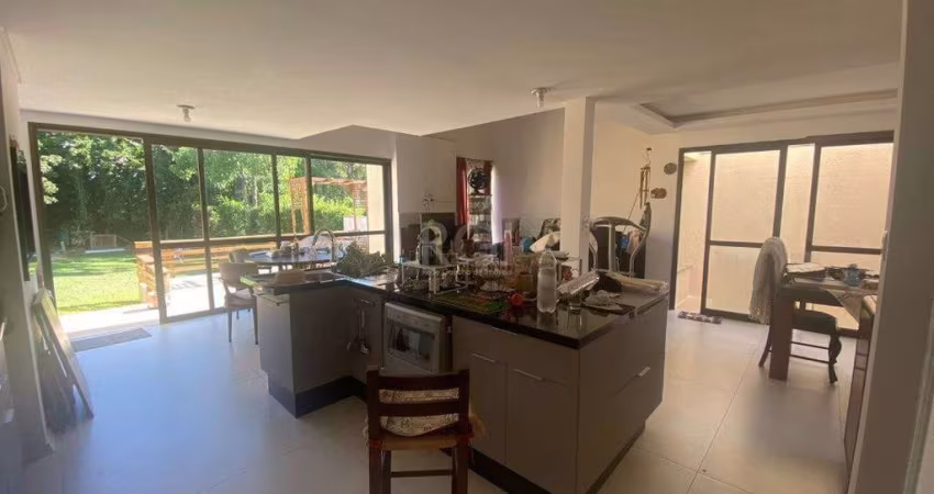 Casa Condominio para Venda - 300m², 3 dormitórios, sendo 3 suites, 4 vagas - Terra Ville