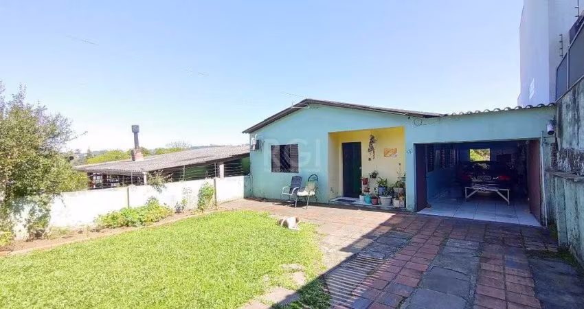 Casa para Venda - 100m², 3 dormitórios, 2 vagas - Lomba do Pinheiro