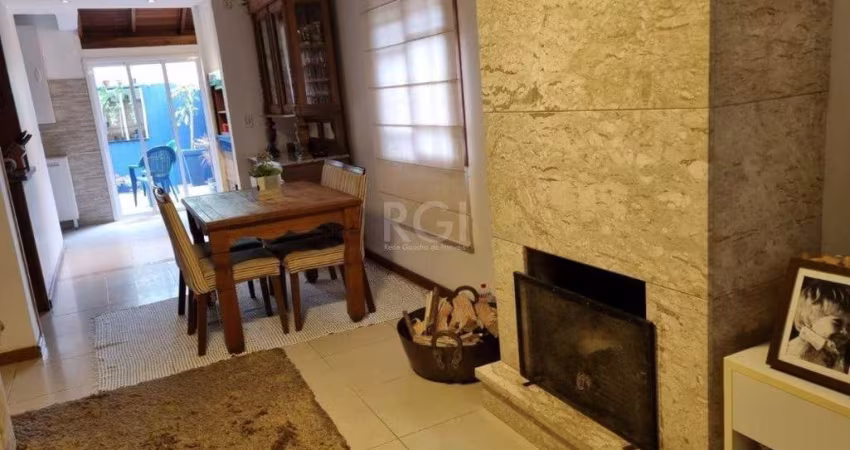 Casa Condominio para Venda - 218m², 3 dormitórios, sendo 1 suites, 2 vagas - Ipanema