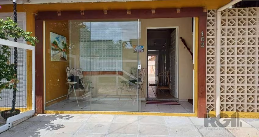 Casa em Condomínio em Capão Novo