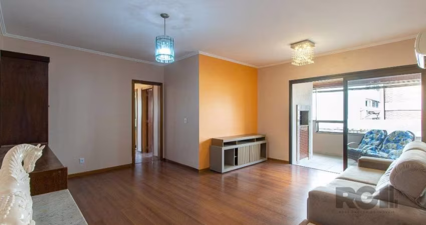 Apartamento 3 quartos, 1 suite, dependência, sacada com churrasqueira, 2 vagas - Bairro Menino Deus