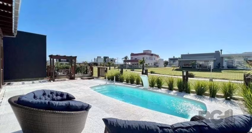 Casa Térrea composta de 3 dormitórios sendo 1 suíte no Condominio Riviera - Xangri-lá