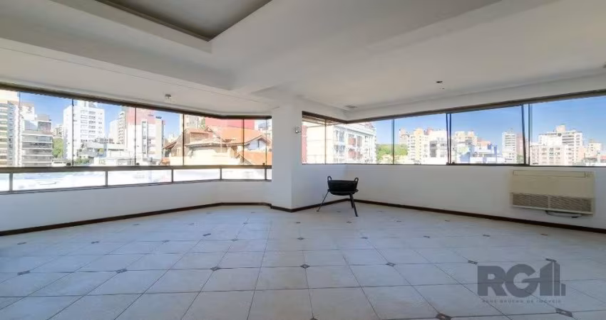 Cobertura com 222m² privativos, 3 quartos, 1 suite, lareira, piscina, 2 vagas no Bairro Rio Branco
