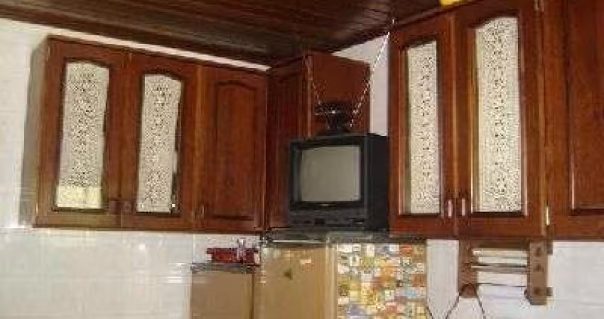 Casa em Porto Alegre, no bairro Ipanema, com 3 dormitório(s), e 3 banheiros, à venda.