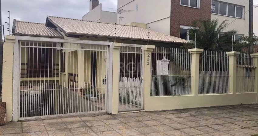 Casa para Venda - 227m², 4 dormitórios, sendo 1 suites, 3 vagas - Chácara das Pedras