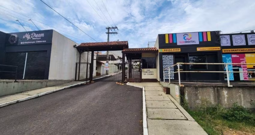 Sobrado em Condomínio na Vila Nova muito ensolarado de 3 pisos com 2 Dorm. e sótão.