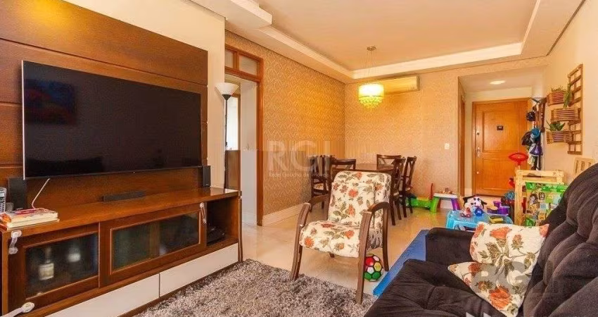 Apartamento de 95m2, de 3 dormitórios, 1 suíte, 1 vaga,  no Menino Deus, em Porto Alegre