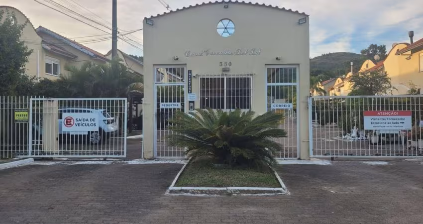 Casa em Condomínio em Hípica