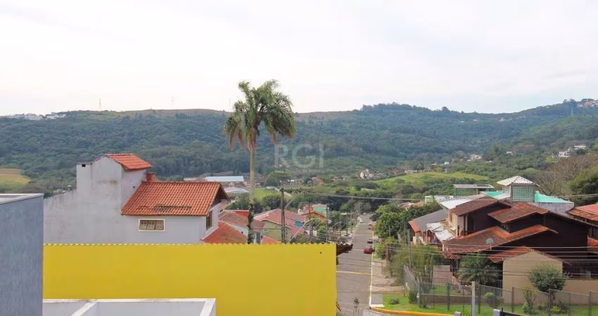 Casa para Venda - 339m², 3 dormitórios, 2 vagas - Vila Nova, Porto Alegre