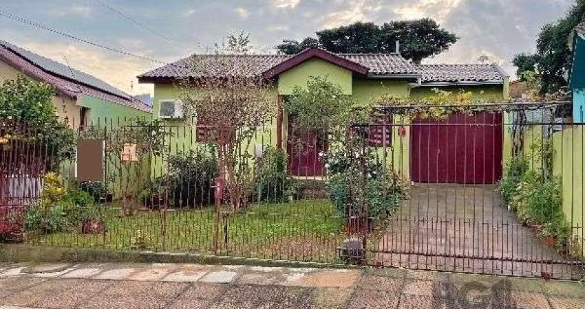 Casa em Porto Alegre, no bairro Ipanema, com 2 dormitório(s), e 2 banheiros, à venda.