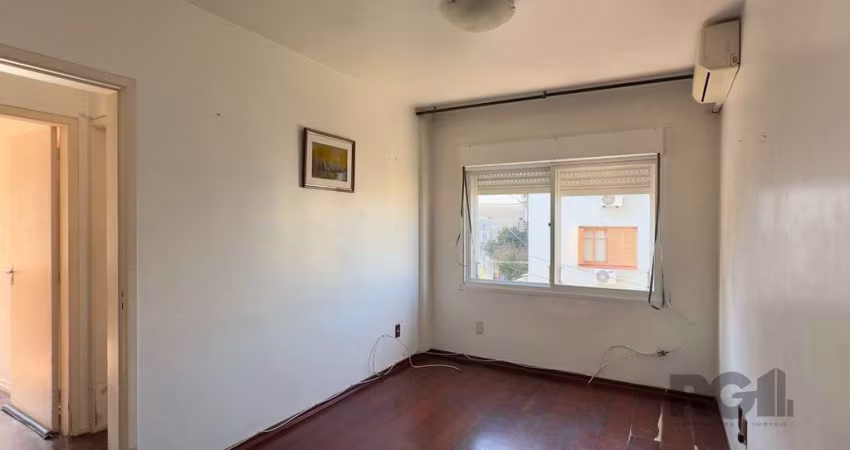 APARTAMENTO 2 DORMITÓRIOS, ENSOLARADO E LOCALIZADO NA PARTE ALTA DO CENTRO HISTÓRICO