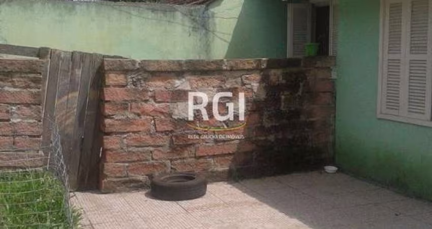 Casa para Venda - 95m², 3 dormitórios, 3 vagas - Restinga