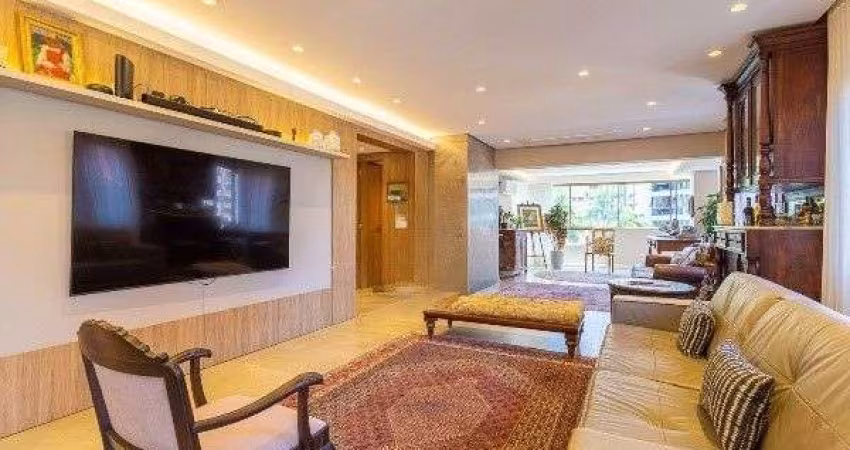 Apartamento com 4 quartos, 1 suíte e 2 vagas — 200 m² — Bela Vista