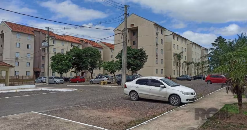 Oportunidade !!! Lindo Apartamento 02 Dormitórios reformado e com vaga.