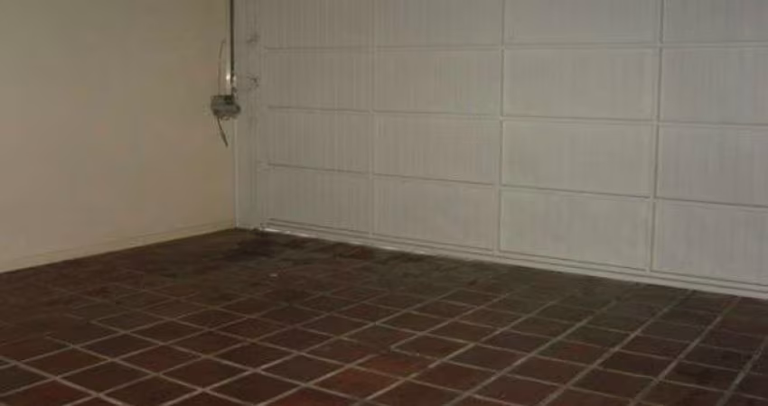 Casa para Venda - 216m², 3 dormitórios, sendo 1 suites, 2 vagas - Centro