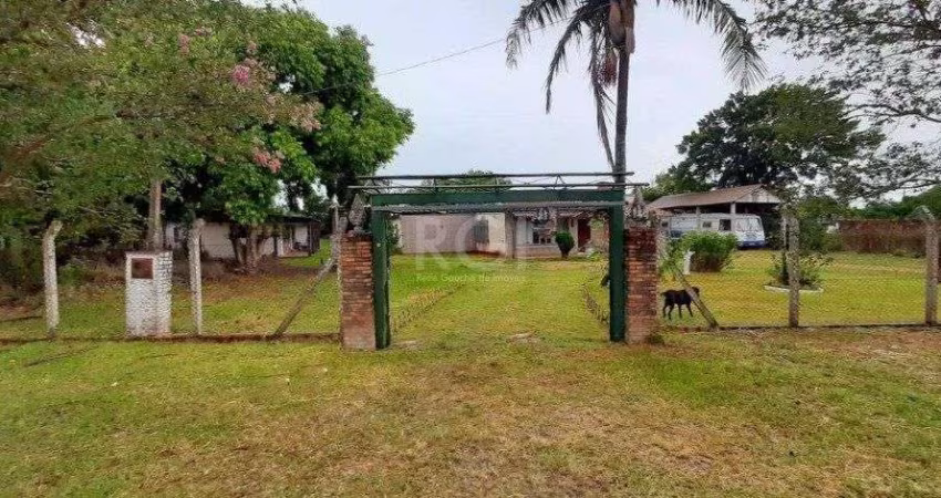 Casa para Venda - 400m², 2 dormitórios, sendo 2 suites, 9 vagas - Itapuã