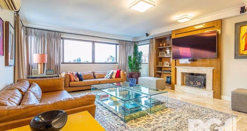 Apartamento semimobiliado, 167 m², 3 suítes e 3 vagas de garagem no bairro Bela Vista.