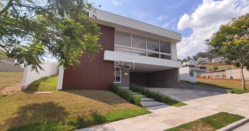 Casa Condominio para Venda - 310m², 3 dormitórios, sendo 3 suites, 2 vagas - Alphaville
