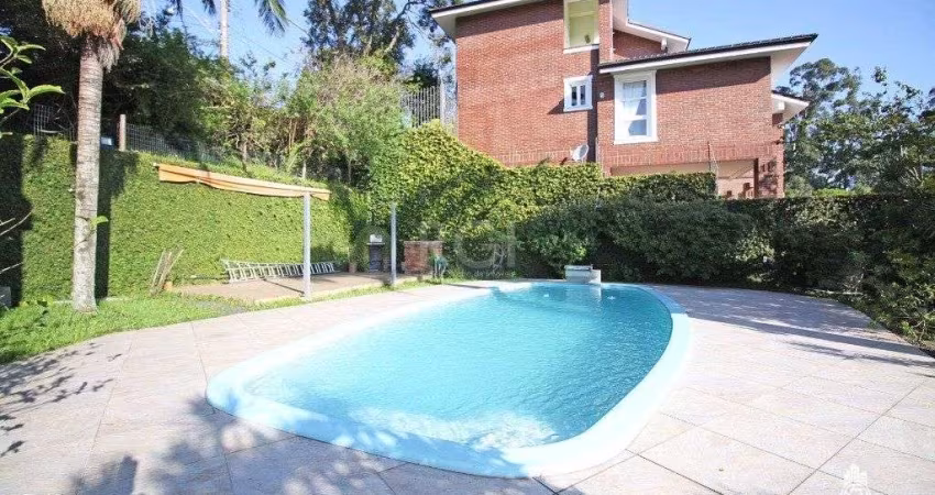Casa para Venda - 344.83m², 4 dormitórios, 3 vagas - Teresópolis
