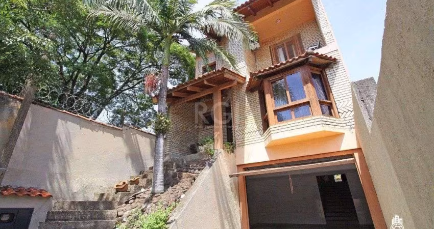 Casa para Venda - 354.24m², 3 dormitórios, sendo 1 suites, 3 vagas - Bom Jesus