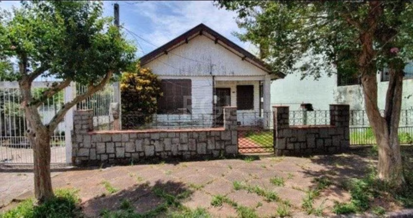 Casa para Venda - 300m², 2 dormitórios, sendo 1 suites, 3 vagas - Jardim São Pedro