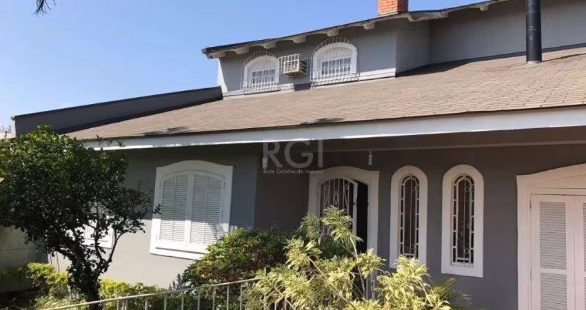 Casa para Venda - 250m², 3 dormitórios, sendo 1 suites, 2 vagas - Passo das Pedras