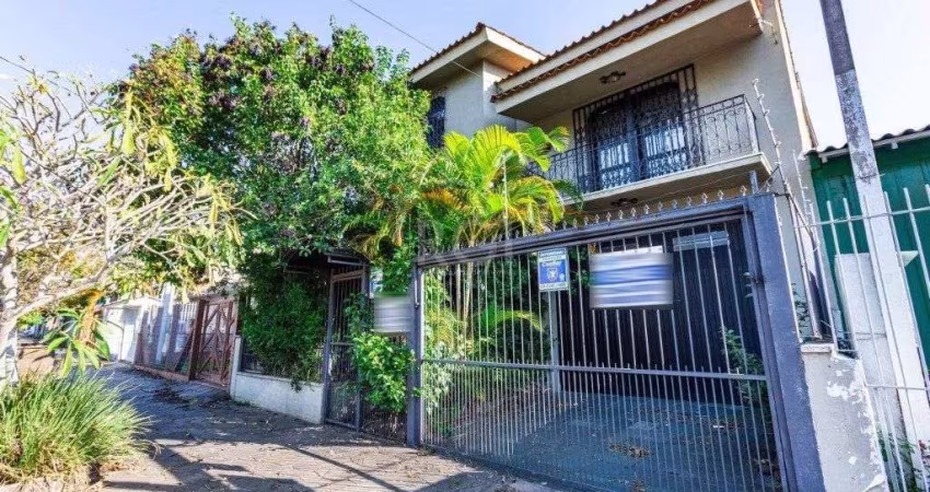 Casa para Venda - 500m², 3 dormitórios, sendo 3 suites, 4 vagas - Vila Ipiranga