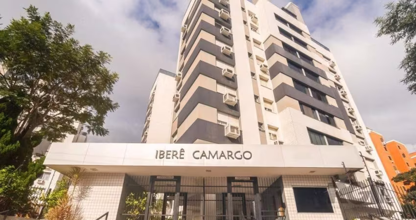 Apartamento com 03 quartos (01 suíte) e 02 vagas no Bairro Petrópolis.