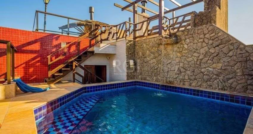 Belíssima casa de 375m² e 04 dormitórios sendo 01 suíte.
