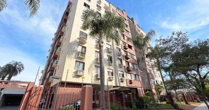 Apartamento de três dormitórios, suíte e uma vaga de garagem no bairro Menino Deus em Porto Alegre.