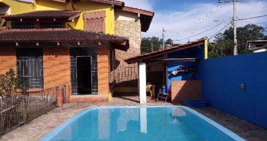 Casa em Porto Alegre, no bairro Aberta dos Morros, com 4 dormitório(s), e 4 banheiros, à venda.