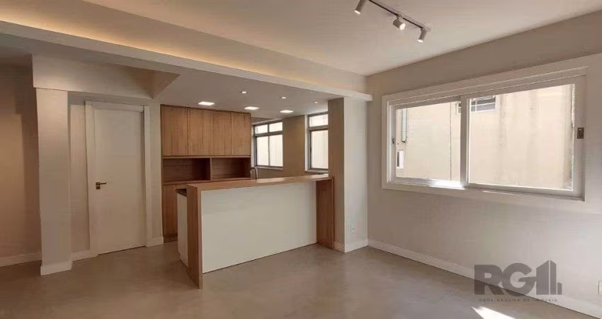 Apartamento semi mobiliado, 67m², 2 dormitórios, 1 vaga no bairro Petrópolis