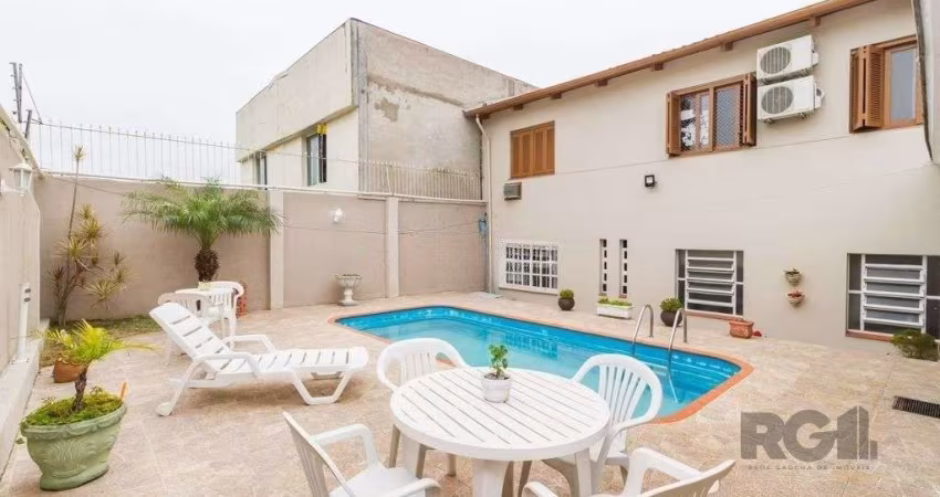Casa 4 dormitórios no bairro Espírito Santo