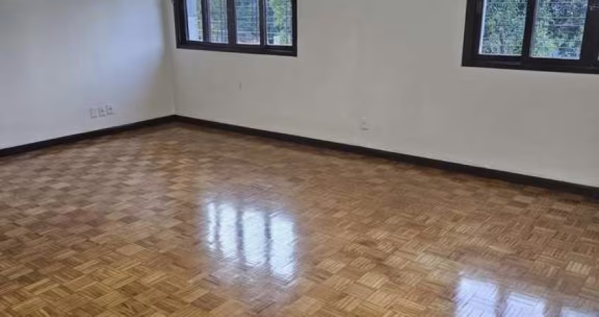 Casa toda reformada na avenida nonoai