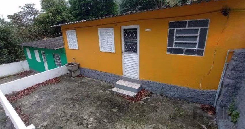 Casa para Locação/Aluguel - 45m², 1 dormitório, Glória