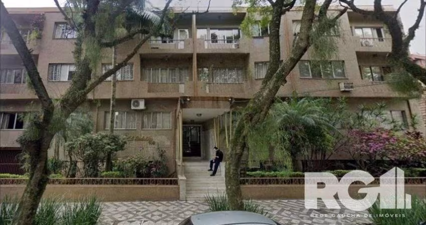 VENDA - Amplo Apartamento em Prédio Tradicional!