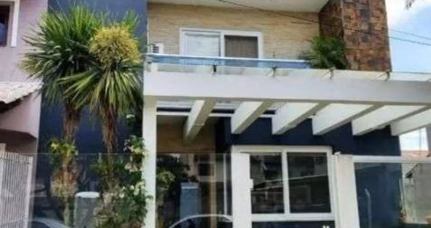 Casa em Porto Alegre, no bairro Hípica, com 3 dormitório(s), à venda.