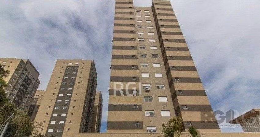 Apartamento com 75m² privativos, 2 dormitórios sendo 1 suíte, living dois ambientes,  imóvel arejado e iluminado.