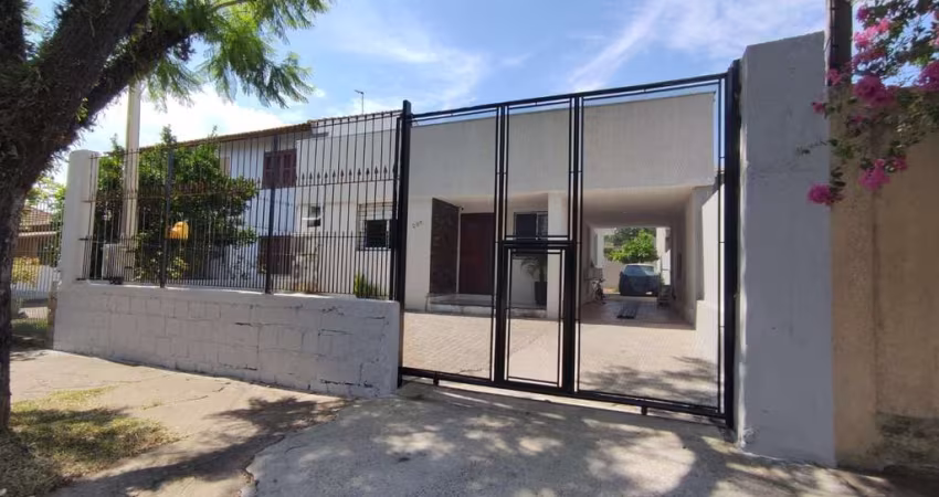 Casa de com 2 Dormitórios terreno de 300m² no Jardim Sabará!