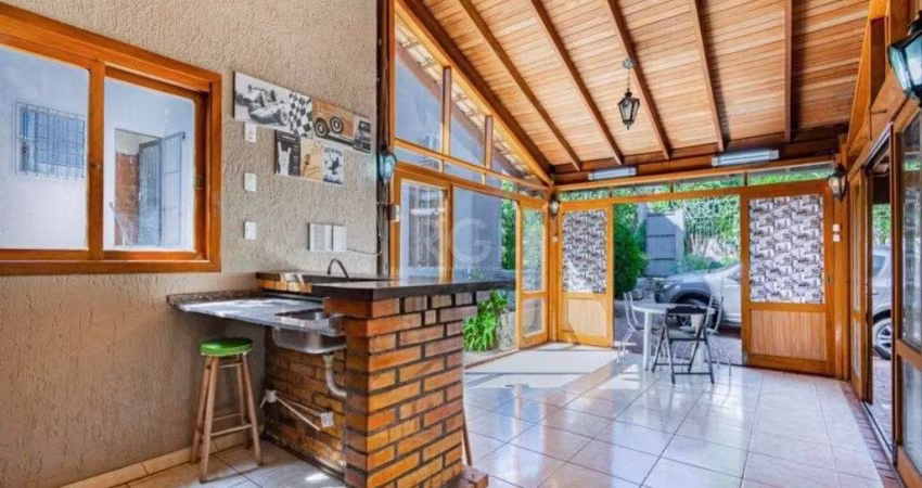 Casa para Venda - 255m², 3 dormitórios, sendo 1 suites, 3 vagas - Ipanema